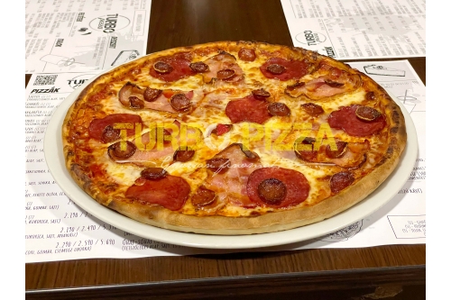 Húsimádó pizza